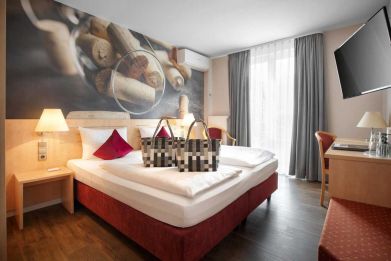 Hotel_Halfenstube_Villa_Spa_2021_Taschen.jpg