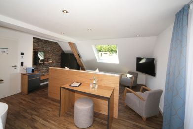 Villa_02_low.JPG
